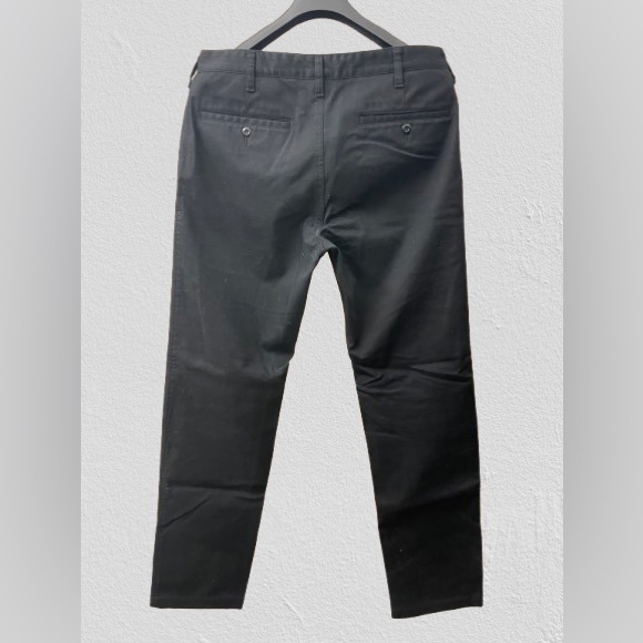 Uniqlo Black Winterized Chinos Straight Leg - Picture 2 of 3